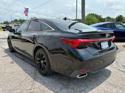 Black 2022 Toyota Avalon XLE