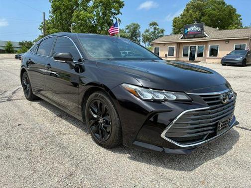 Black 2022 Toyota Avalon XLE