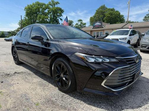 Black 2022 Toyota Avalon XLE