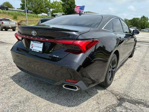 Black 2022 Toyota Avalon XLE