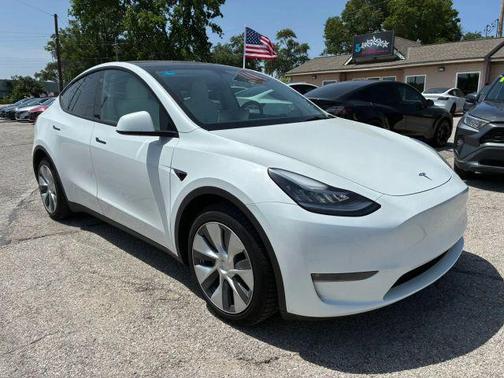 White 2023 Tesla Model Y Long Range