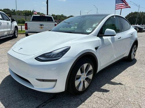 White 2023 Tesla Model Y Long Range