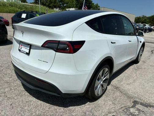 White 2023 Tesla Model Y Long Range