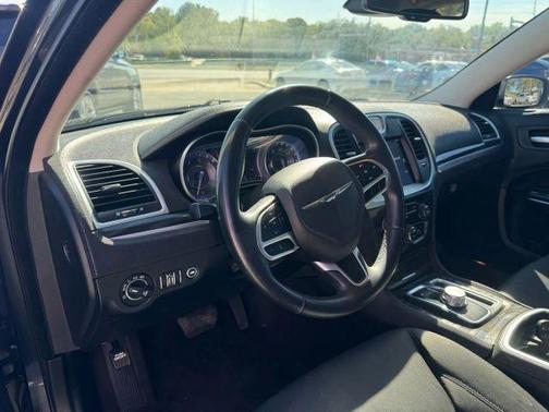 2018 Chrysler 300 Touring