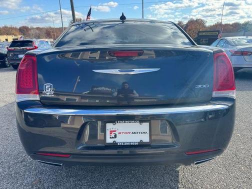 2018 Chrysler 300 Touring