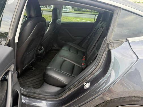Gray 2019 Tesla Model 3 Performance