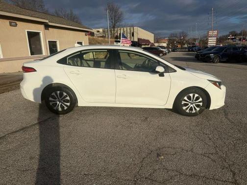 2022 Toyota Corolla Hybrid LE