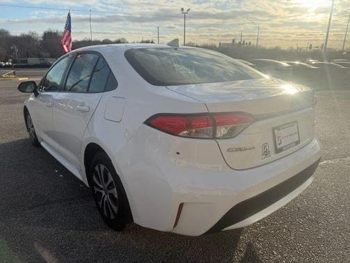 2022 Toyota Corolla Hybrid LE