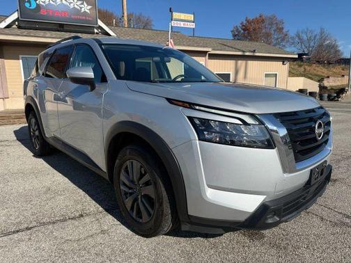 2023 Nissan Pathfinder SV