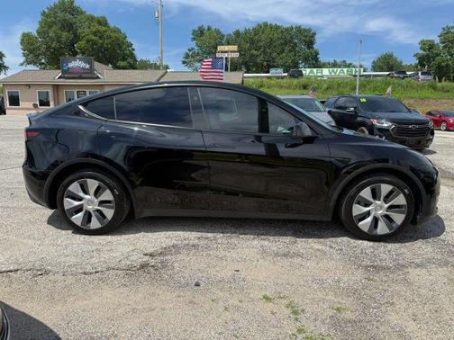 Black 2024 Tesla Model Y Long Range