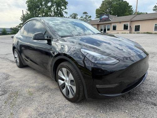 Black 2024 Tesla Model Y Long Range