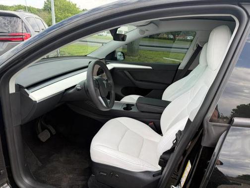 Black 2024 Tesla Model Y Long Range