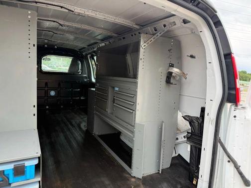 2023 GMC Savana 2500 Work Van