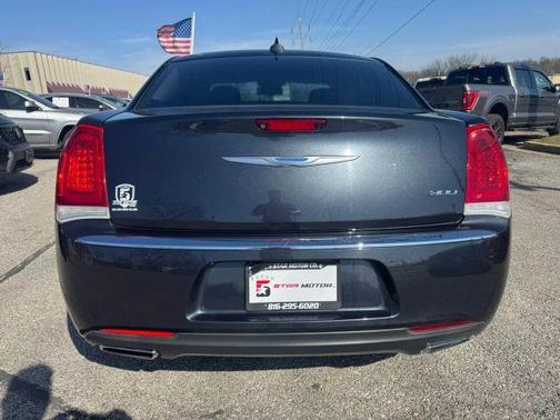 Gray 2018 Chrysler 300 Touring