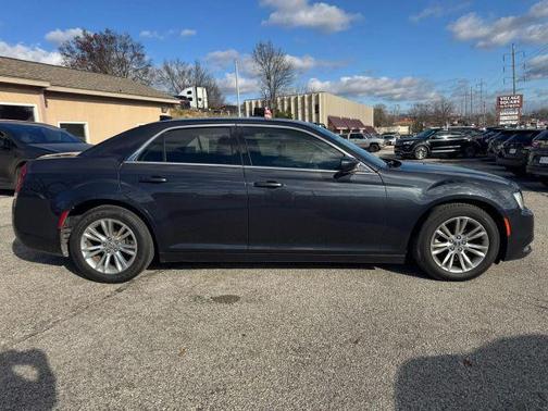 2018 Chrysler 300 Touring