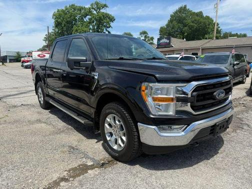 Black 2021 Ford F-150 XLT