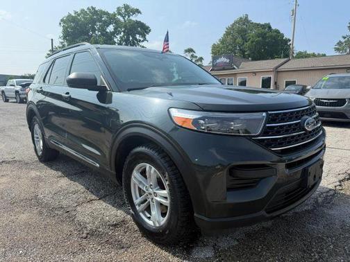 Green 2022 Ford Explorer XLT