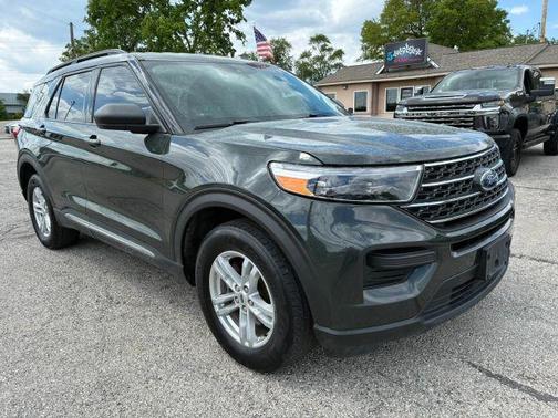 Green 2022 Ford Explorer XLT