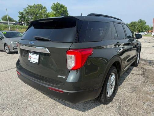 Green 2022 Ford Explorer XLT