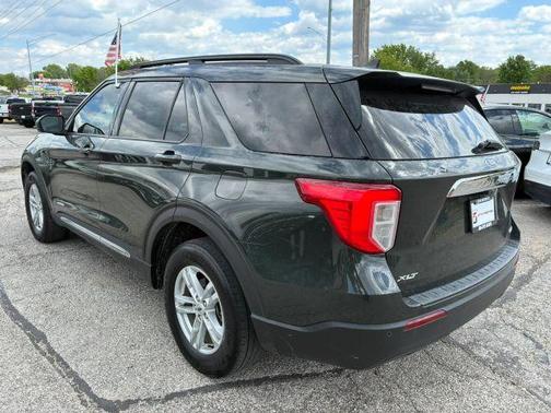 Green 2022 Ford Explorer XLT