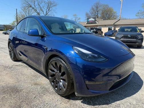 Blue 2023 Tesla Model Y Performance