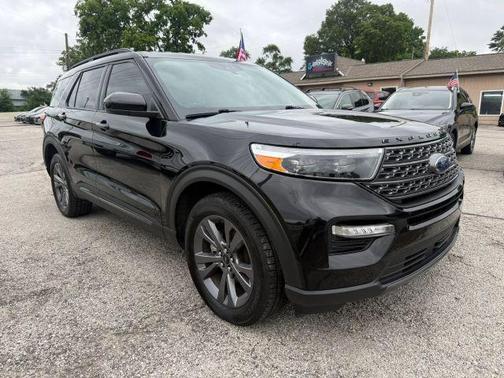 Black 2022 Ford Explorer XLT