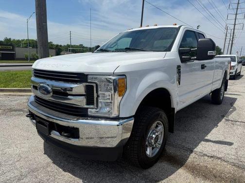 White 2017 Ford F-250 XLT