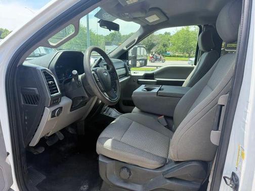 White 2017 Ford F-250 XLT
