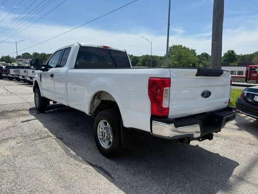 White 2017 Ford F-250 XLT
