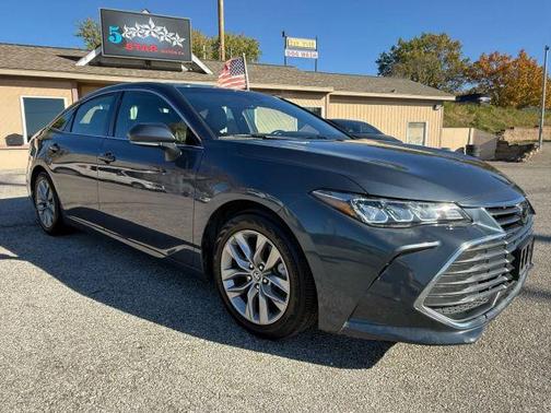 2019 Toyota Avalon XLE