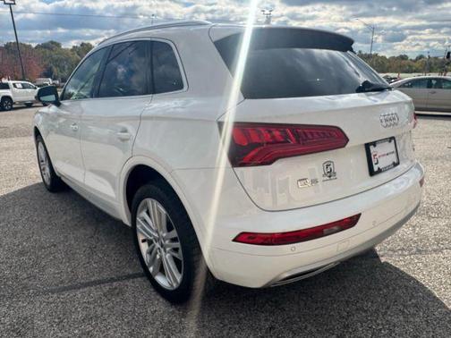 2018 Audi Q5 2.0T Premium Plus