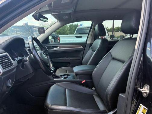 Deep Black Pearl Effect 2019 Volkswagen Atlas 3.6L SE w/Technology