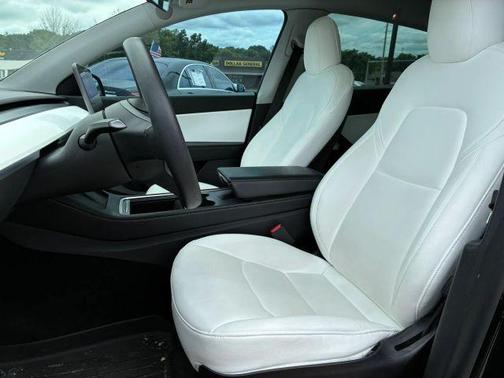 Black 2021 Tesla Model Y Long Range