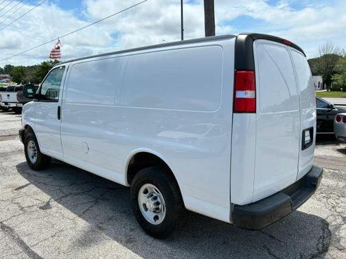 White 2022 Chevrolet Express 2500 Work Van