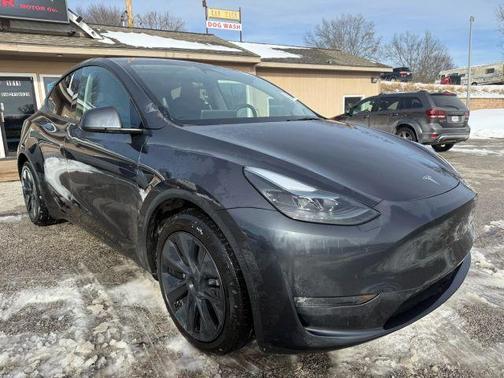 2024 Tesla Model Y Long Range