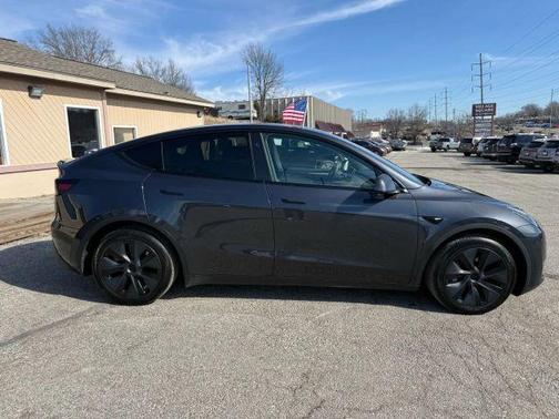 2024 Tesla Model Y Long Range