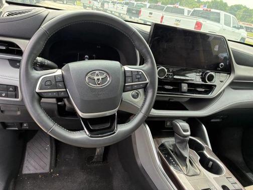 Blue 2024 Toyota Highlander Hybrid Limited