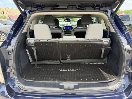 Blue 2024 Toyota Highlander Hybrid Limited