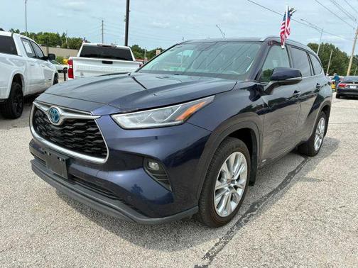 Blue 2024 Toyota Highlander Hybrid Limited