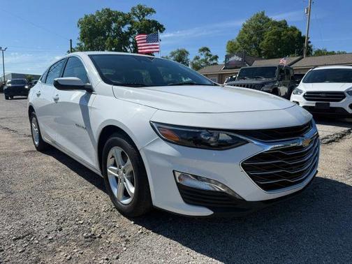 White 2023 Chevrolet Malibu LT