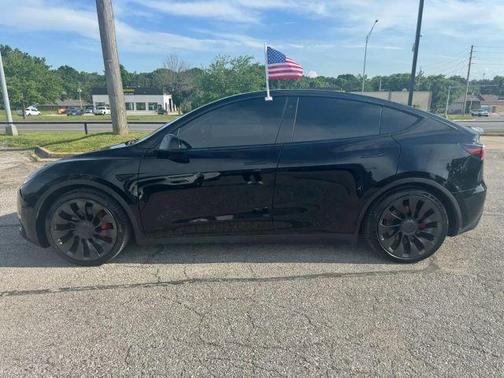 Black 2022 Tesla Model Y Performance