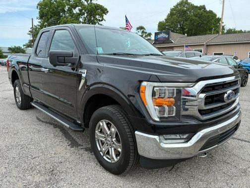 Black 2021 Ford F-150 XLT