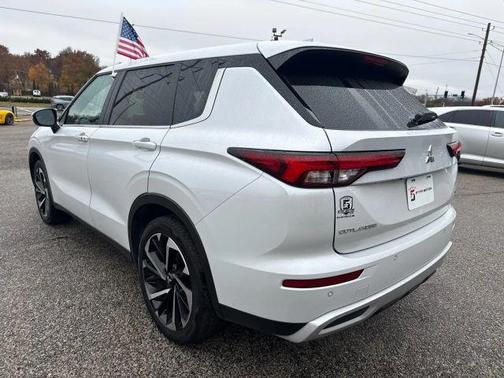 2024 Mitsubishi Outlander SE Black Edition