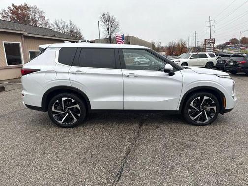 2024 Mitsubishi Outlander SE Black Edition
