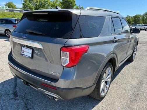Gray 2021 Ford Explorer Platinum
