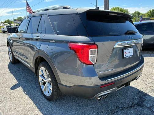 Gray 2021 Ford Explorer Platinum