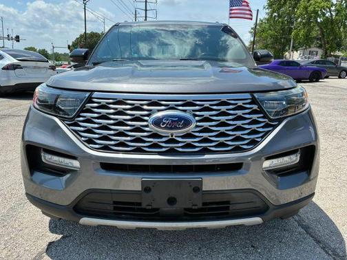 Gray 2021 Ford Explorer Platinum