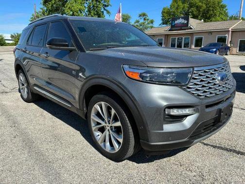 Gray 2021 Ford Explorer Platinum