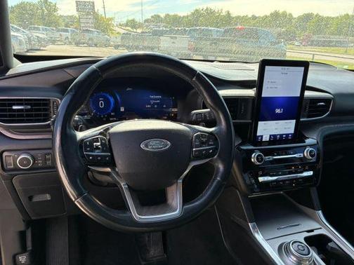 Gray 2021 Ford Explorer Platinum