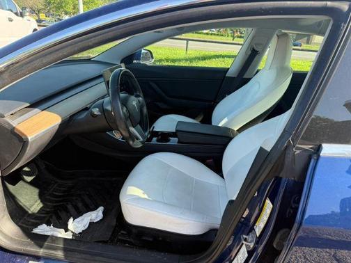 Blue 2019 Tesla Model 3 Long Range